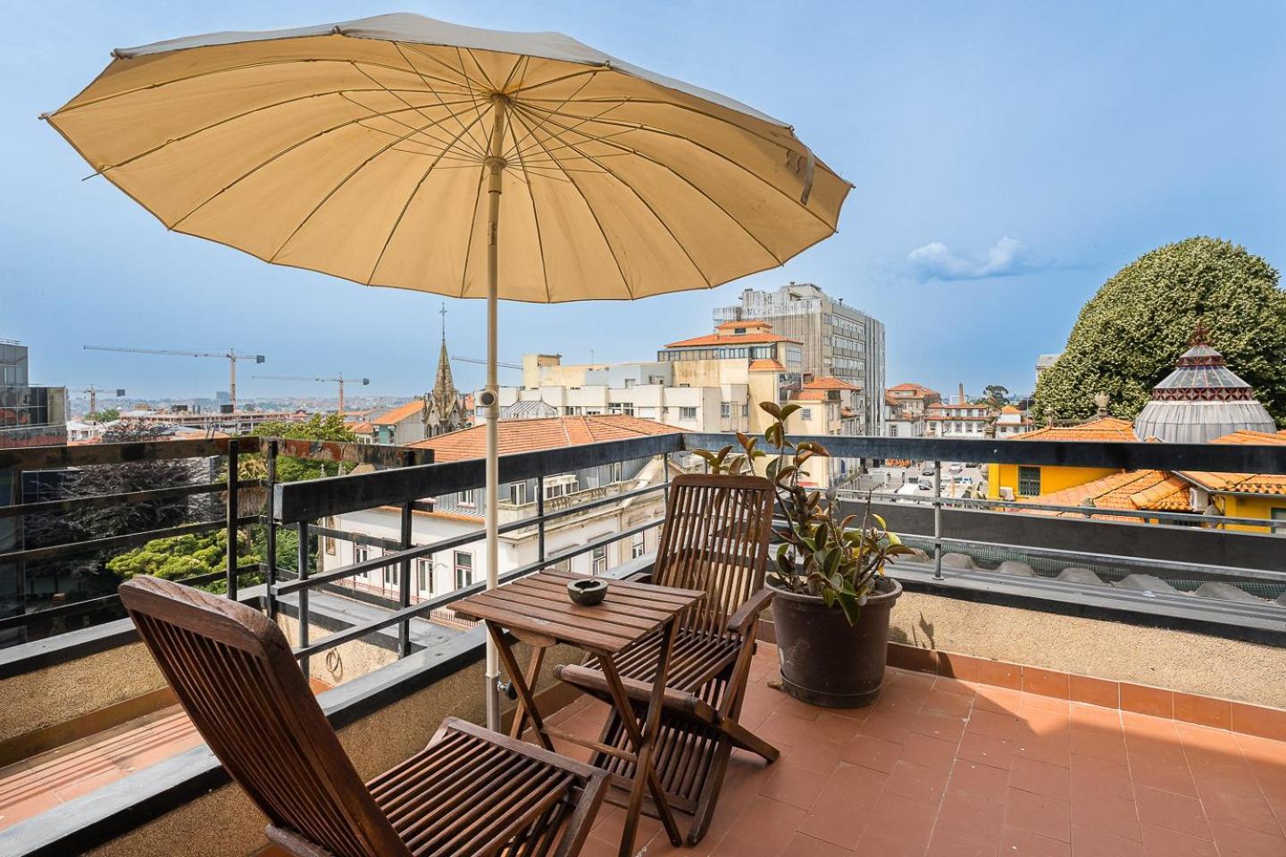 Guestready - Balcony Over Free Parking Oporto